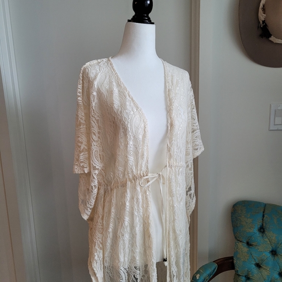 Forever 21 lace kimono - Picture 2 of 5